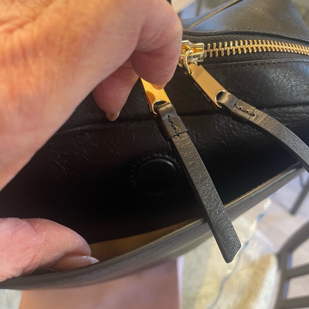 ☀️❤️☀️ RADLEY LONDON Black Leather Backpack with Gold Accents! - Picture 7 of 14